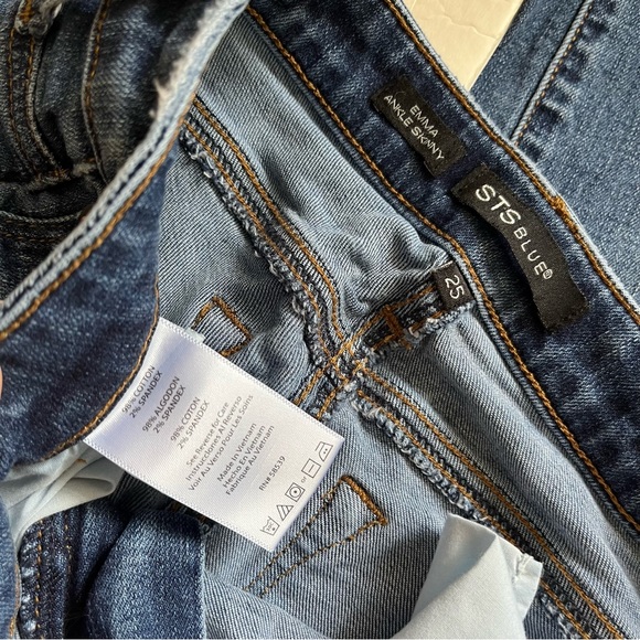 STS Blue Emma ankle skinny jean. Distressed Size 25 - Picture 7 of 9